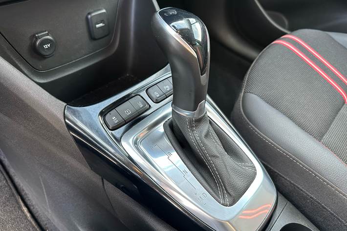 Sort Opel Crossland fra 2023