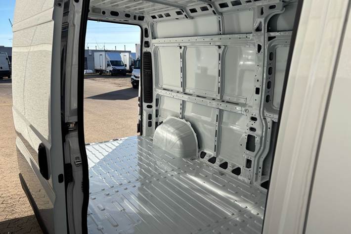 Hvid Fiat Ducato fra 2026