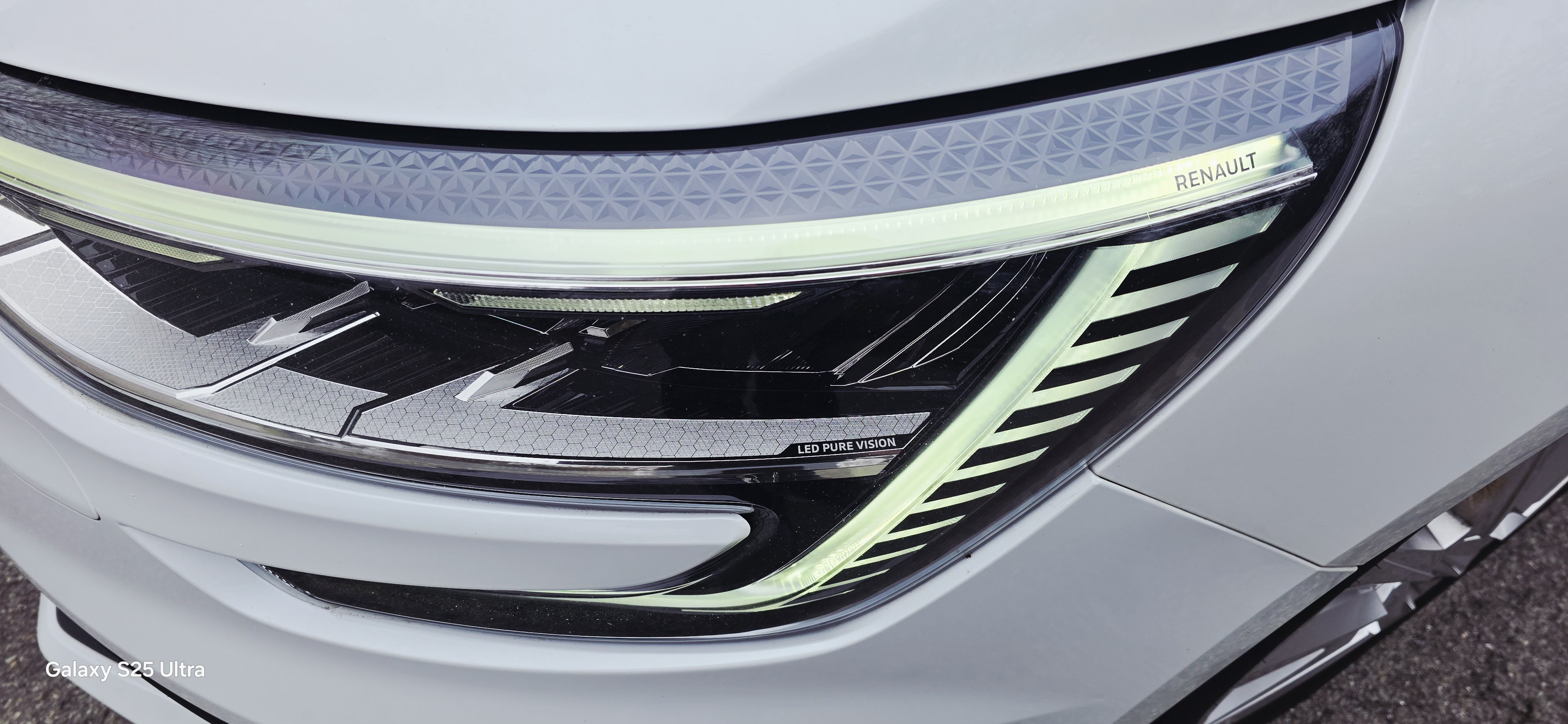 Renault Megane IV 1,6 Hybrid Plug ind