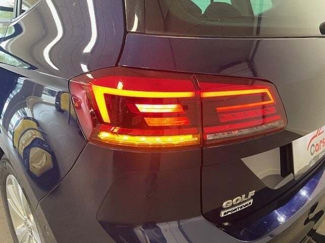 Blå VW Golf Sportsvan fra 2019