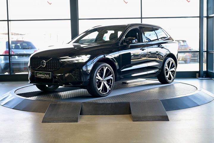 Sort Volvo XC60 fra 2023 set udefra