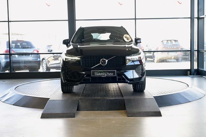 Sort Volvo XC60 fra 2023 set udefra