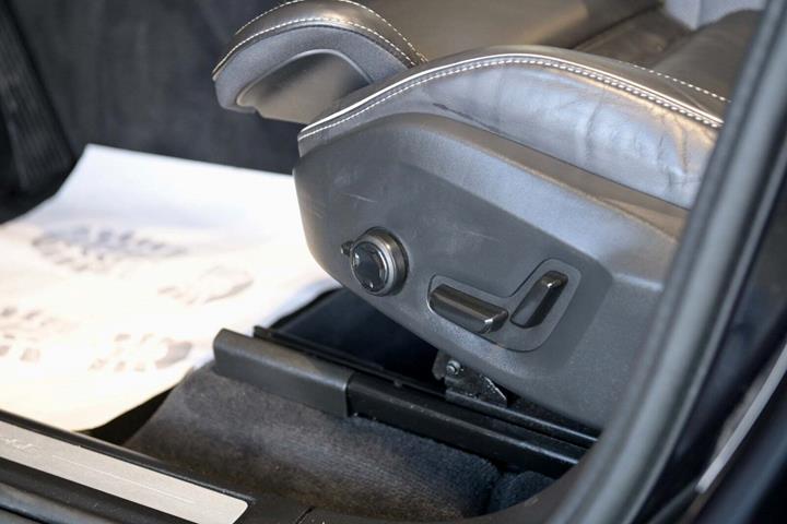 Sort Volvo XC60 fra 2023