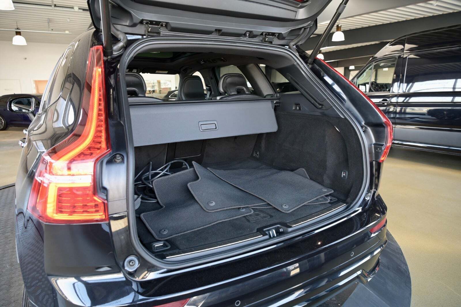 Sort Volvo XC60 fra 2023