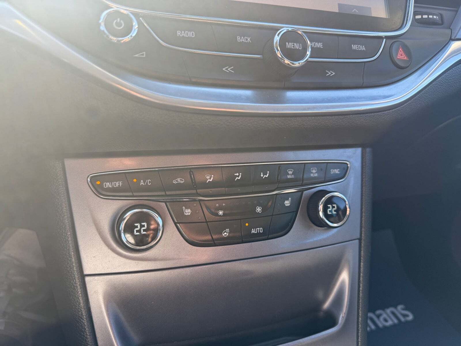 Grå Opel Astra fra 2017