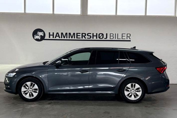 Grå Skoda Octavia fra 2021