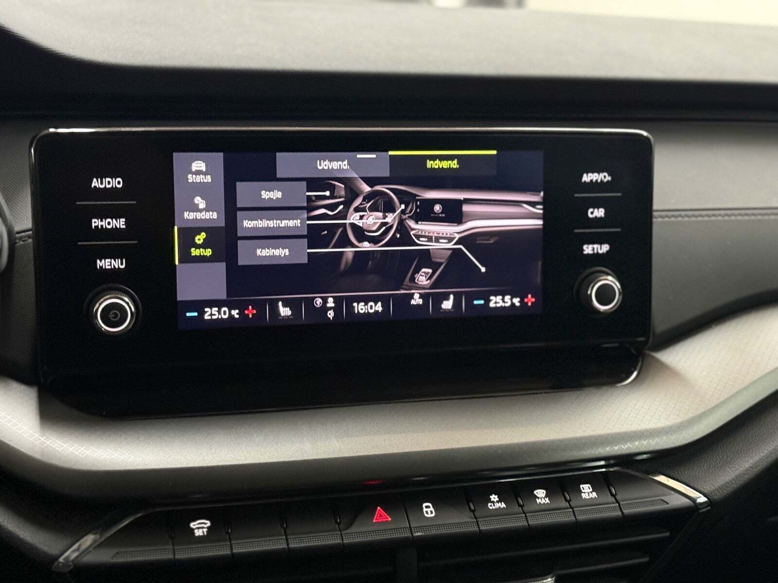 Grå Skoda Octavia fra 2021