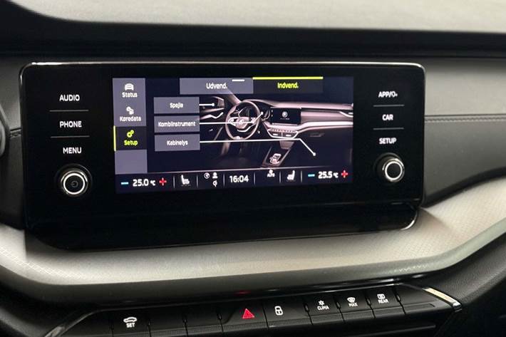 Grå Skoda Octavia fra 2021