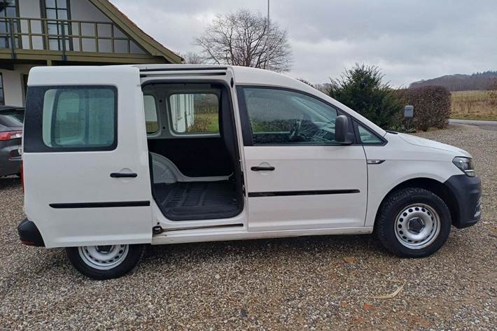 Gul VW Caddy fra 2017