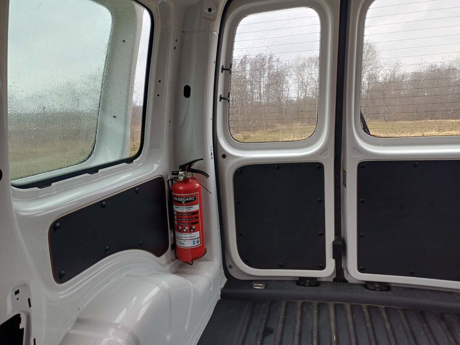 Gul VW Caddy fra 2017