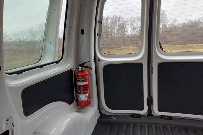 Gul VW Caddy fra 2017