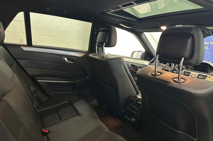 Grå Mercedes E350 fra 2014