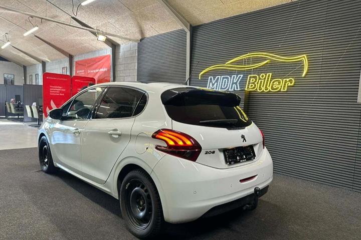Hvid Peugeot 208 fra 2019