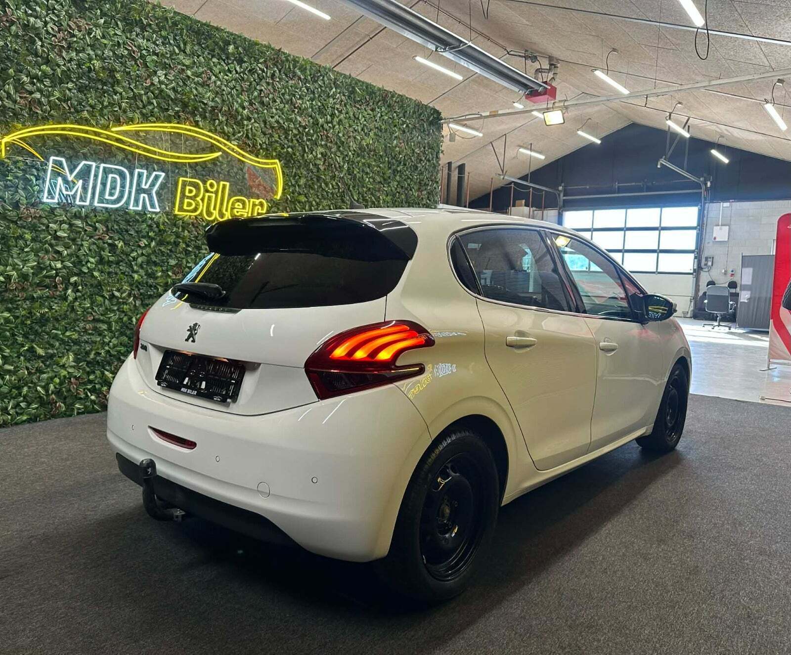 Hvid Peugeot 208 fra 2019