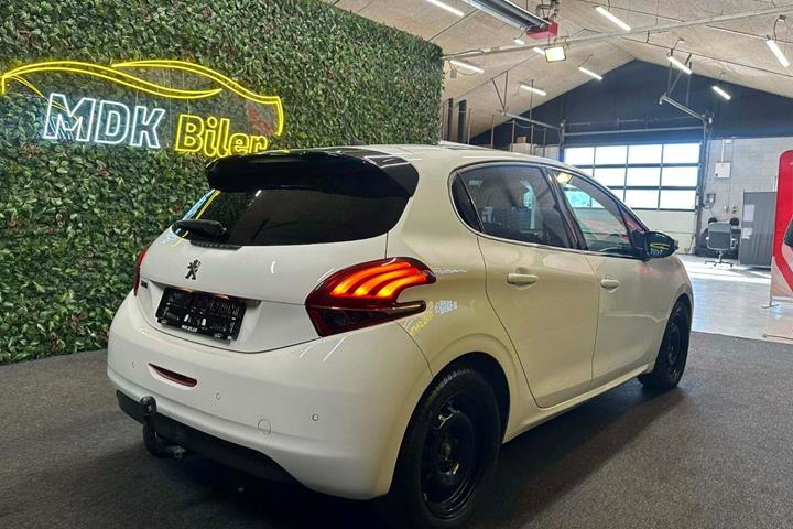 Hvid Peugeot 208 fra 2019