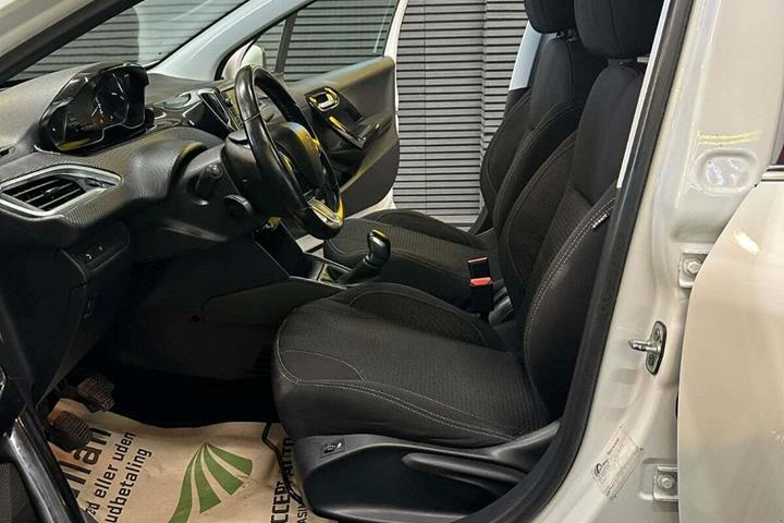 Hvid Peugeot 208 fra 2019