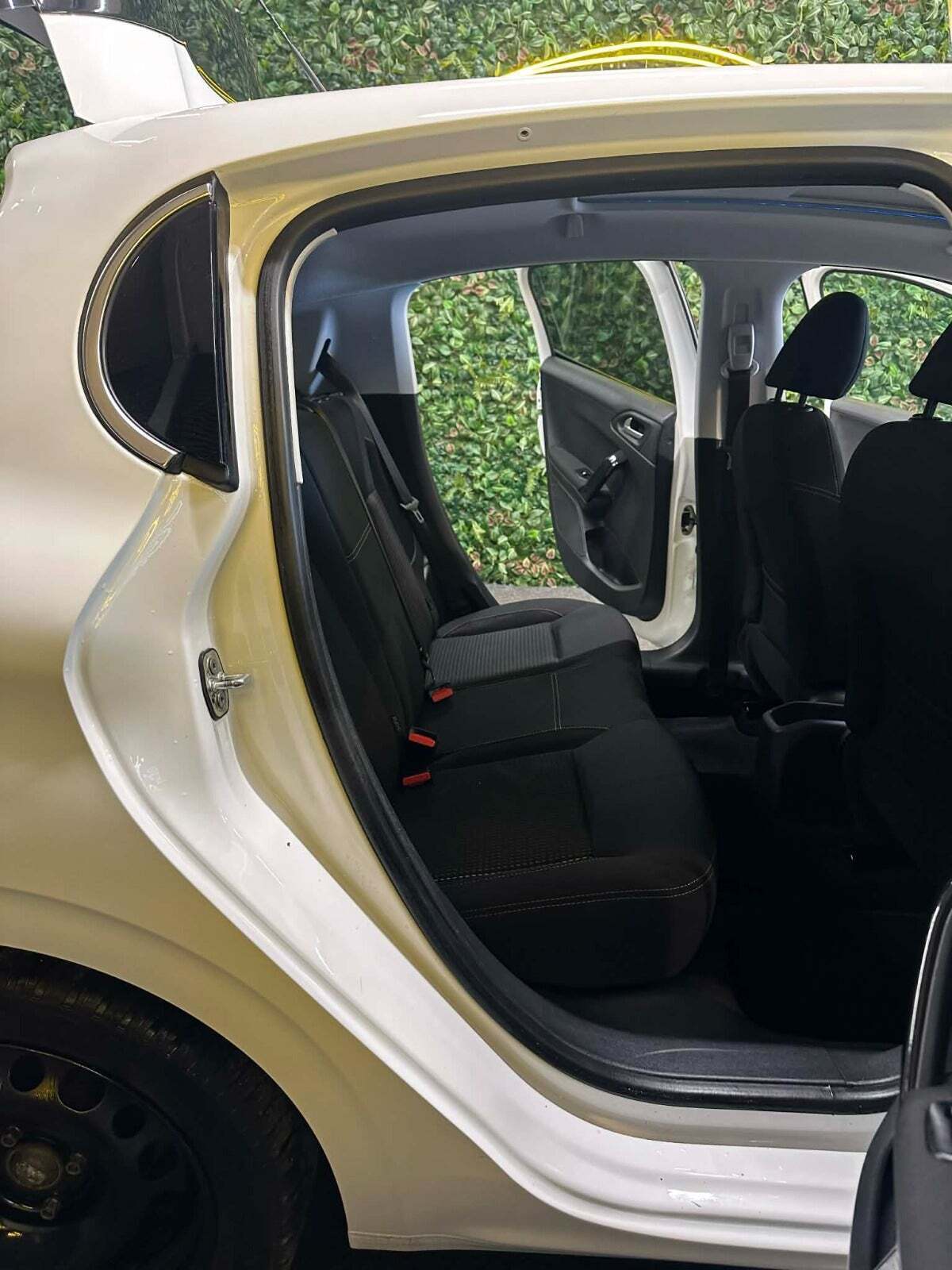 Hvid Peugeot 208 fra 2019
