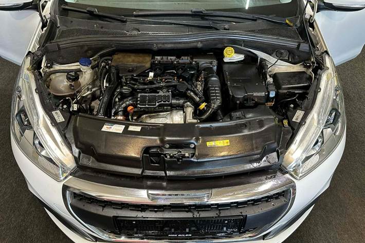 Hvid Peugeot 208 fra 2019