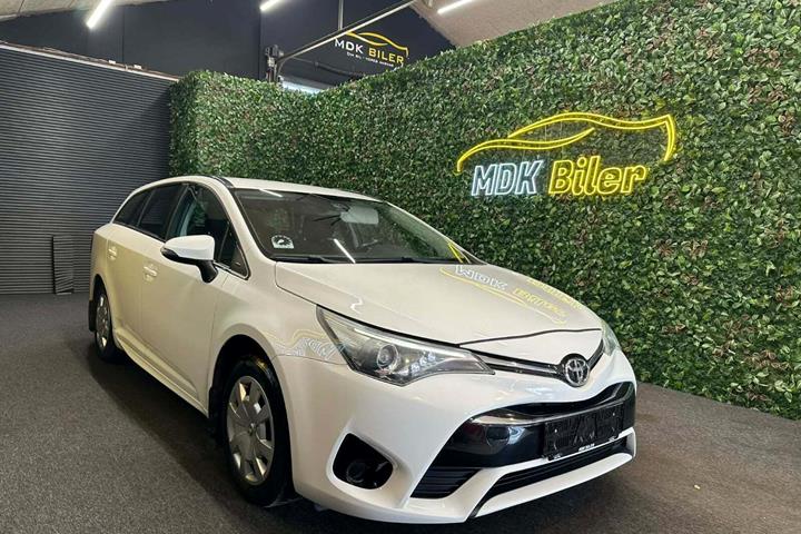 undefined Toyota Avensis fra 2015 set udefra