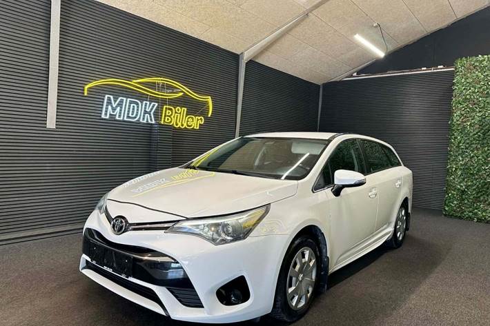 undefined Toyota Avensis fra 2015