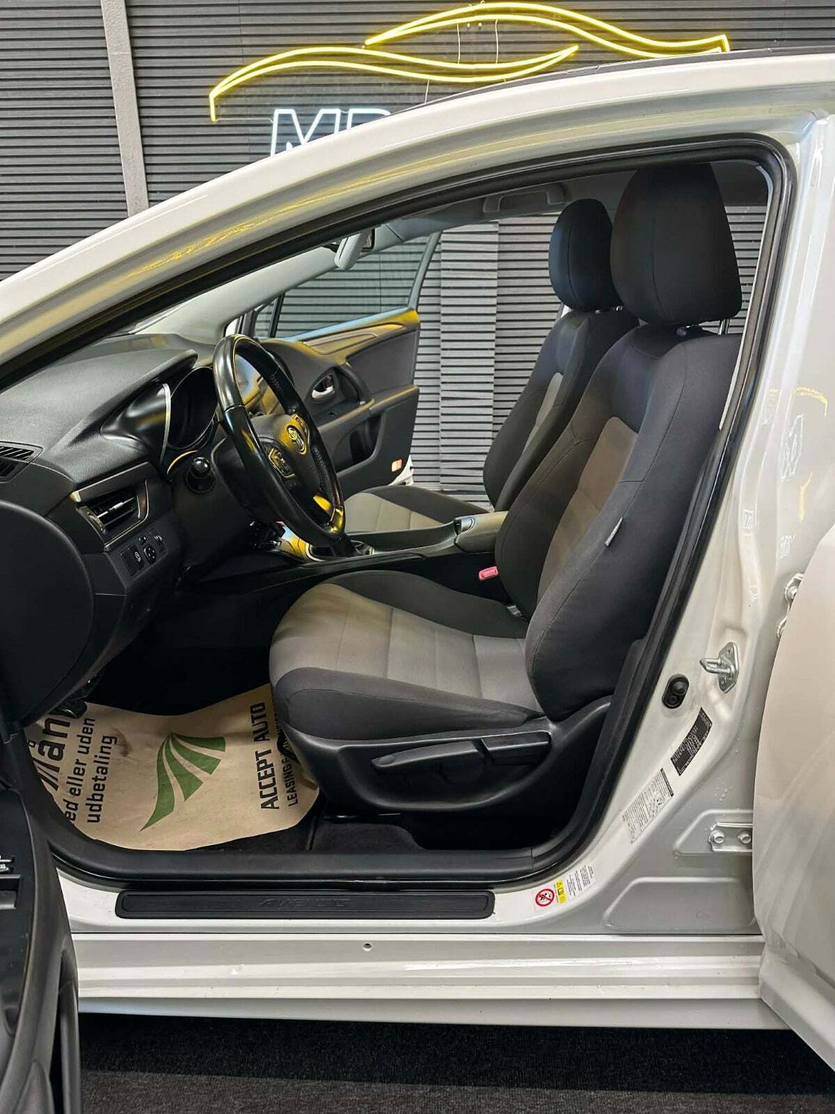 Toyota Avensis 1,6 D-4D T1 Touring Sports