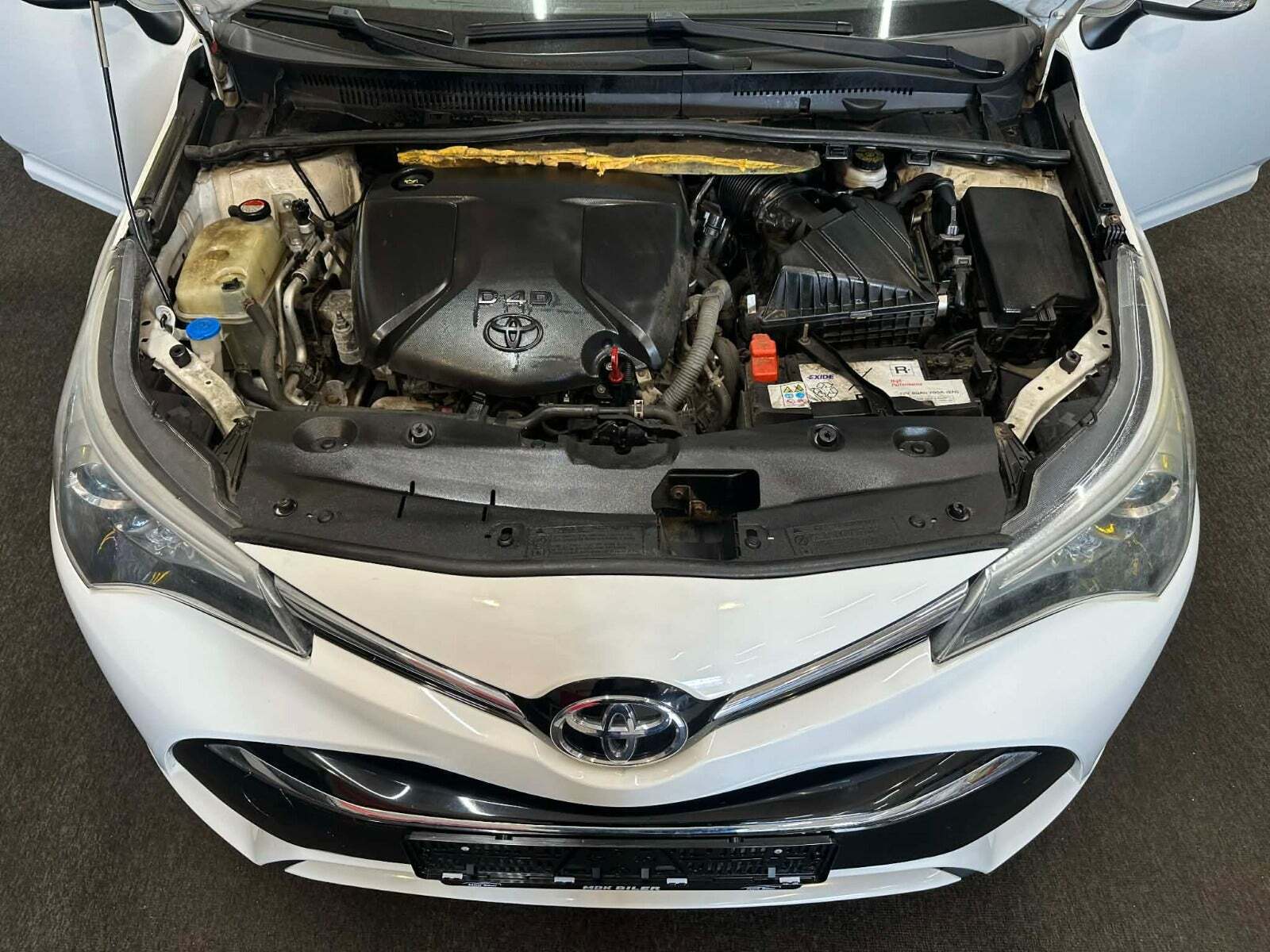 undefined Toyota Avensis fra 2015