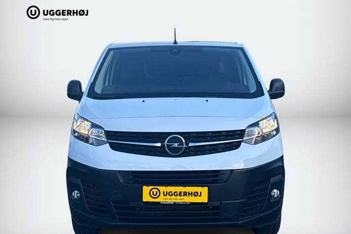 Hvid Opel Vivaro fra 2023