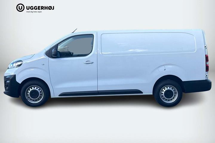 Hvid Opel Vivaro fra 2023