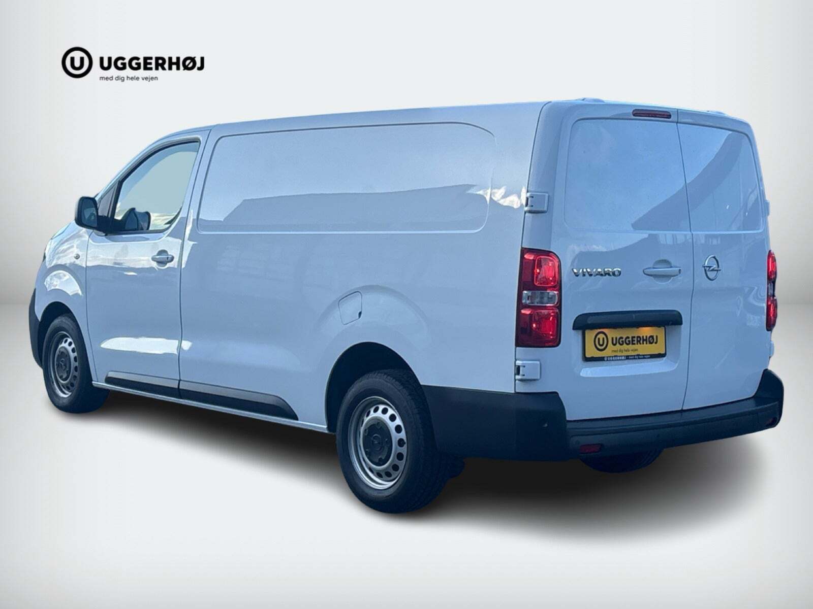 Hvid Opel Vivaro fra 2023