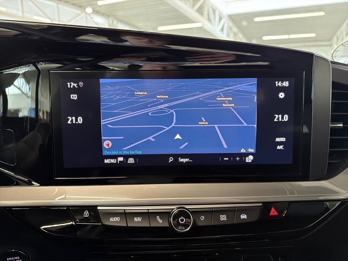 Sort Opel Mokka-e fra 2023