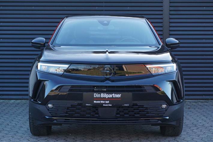 Sort Opel Mokka-e fra 2023