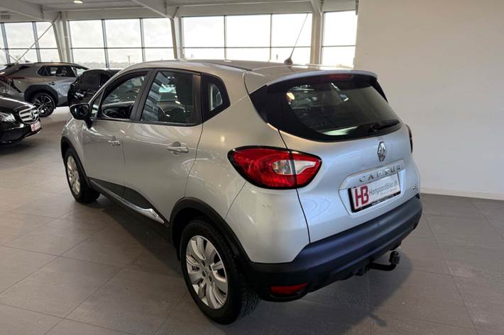 Grå Renault Captur fra 2015