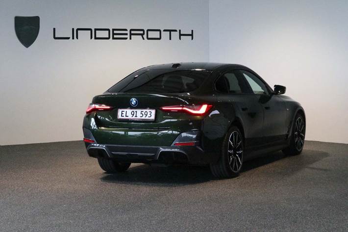 Grøn BMW i4 fra 2023