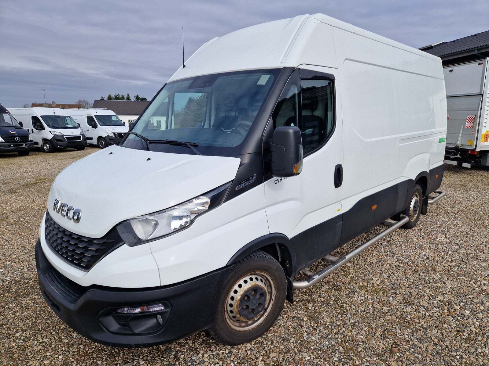 Iveco Daily 2,3 35S14 12m³ Van AG8