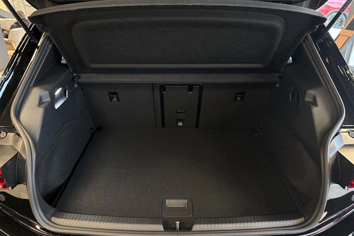Sort Cupra Born fra 2026