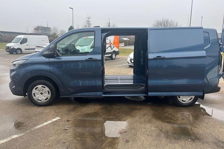 Blå Ford Transit Custom 300 L2 fra 2025