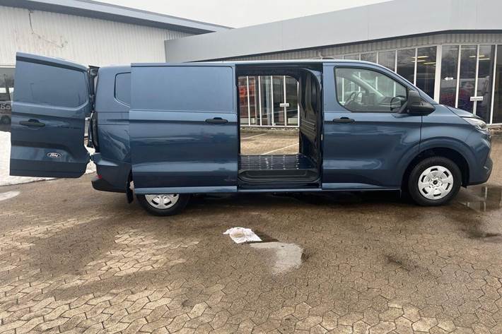 Blå Ford Transit Custom 300L fra 2025