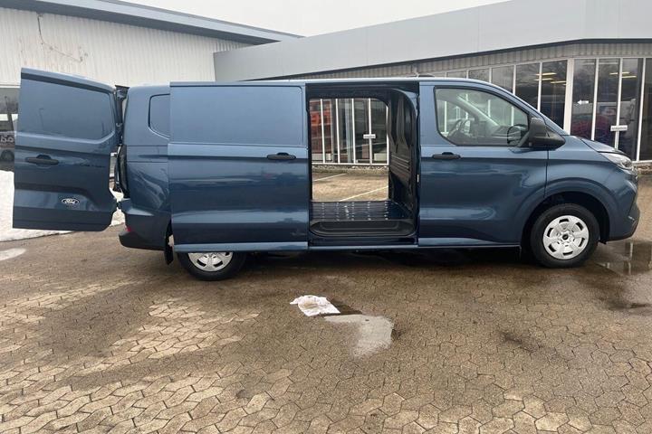 Blå Ford Transit Custom 300 L2 fra 2025