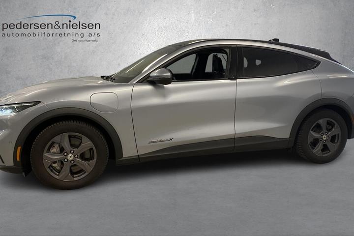 Sølv Ford Mustang Mach-E fra 2022
