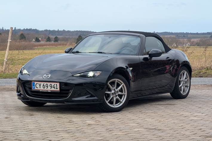 Sort Mazda MX-5 fra 2017