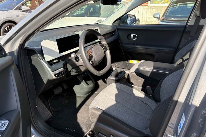 Grå Hyundai Ioniq 5 fra 2022