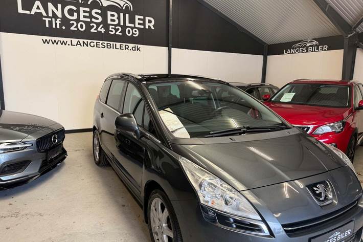 Grå Peugeot 5008 fra 2012