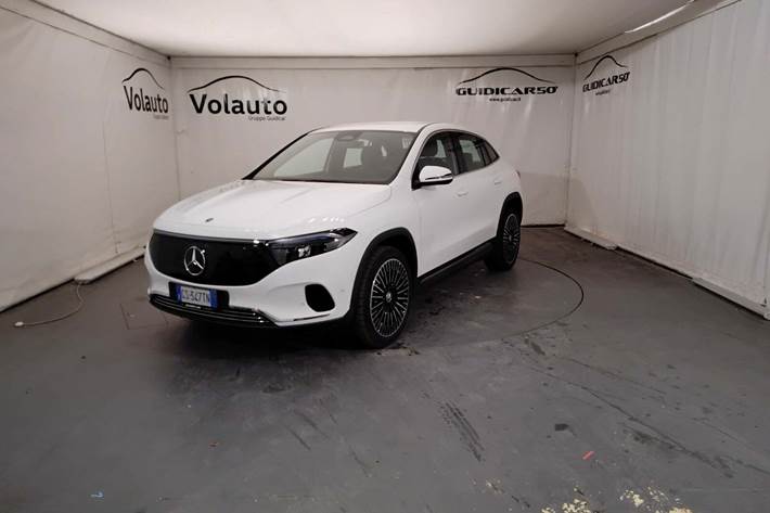 Hvid Mercedes EQA250+ fra 2024