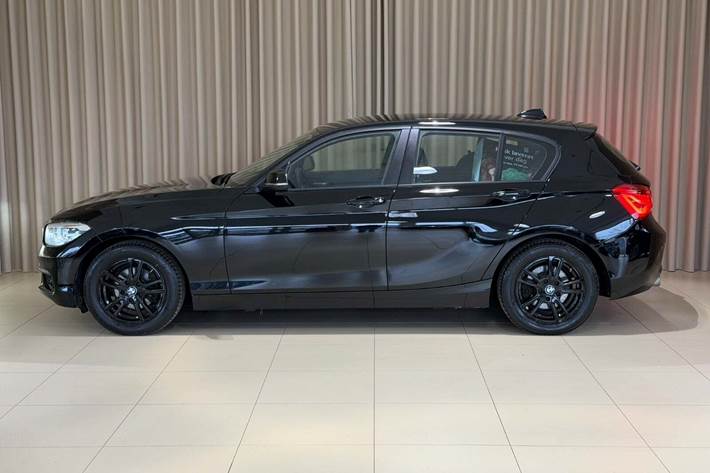 Sort BMW 118d fra 2017