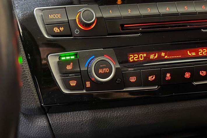 Sort BMW 118d fra 2017