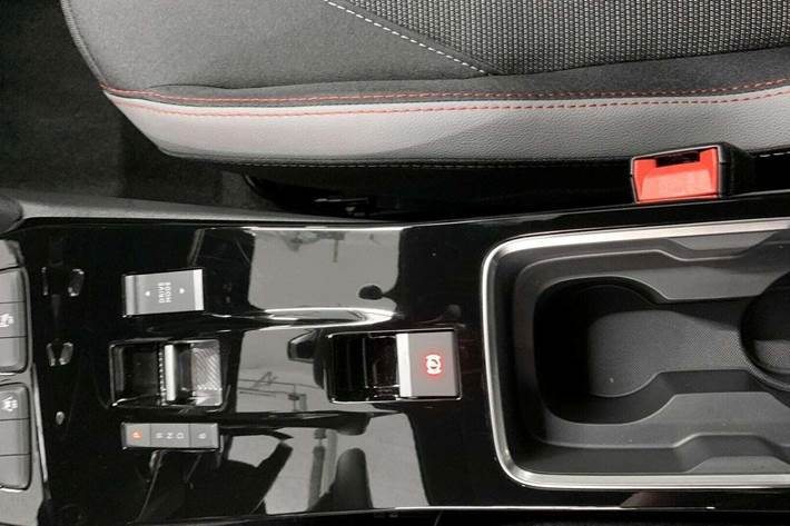 Grøn Opel Mokka-e fra 2023