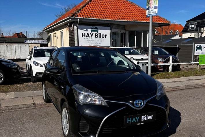 Sort Toyota Yaris fra 2015