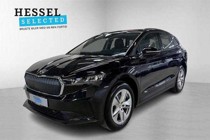 Sort Skoda Enyaq fra 2023 set udefra