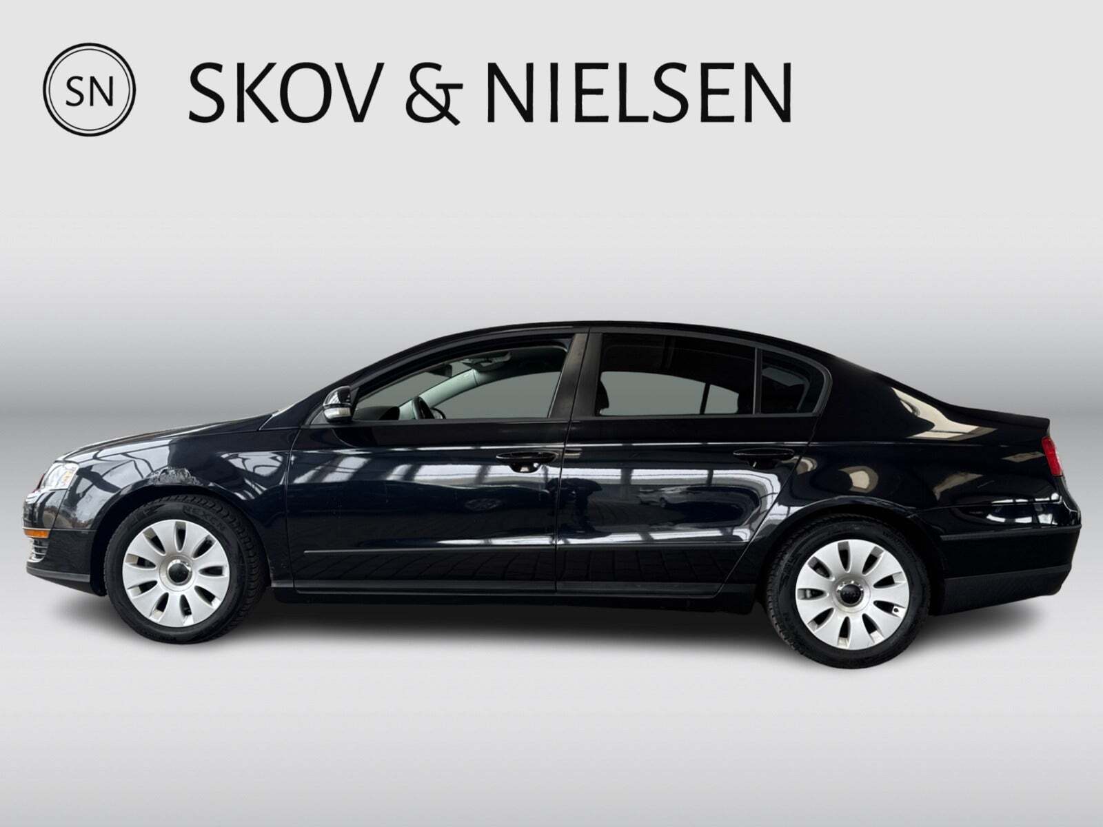 Sort VW Passat fra 2006