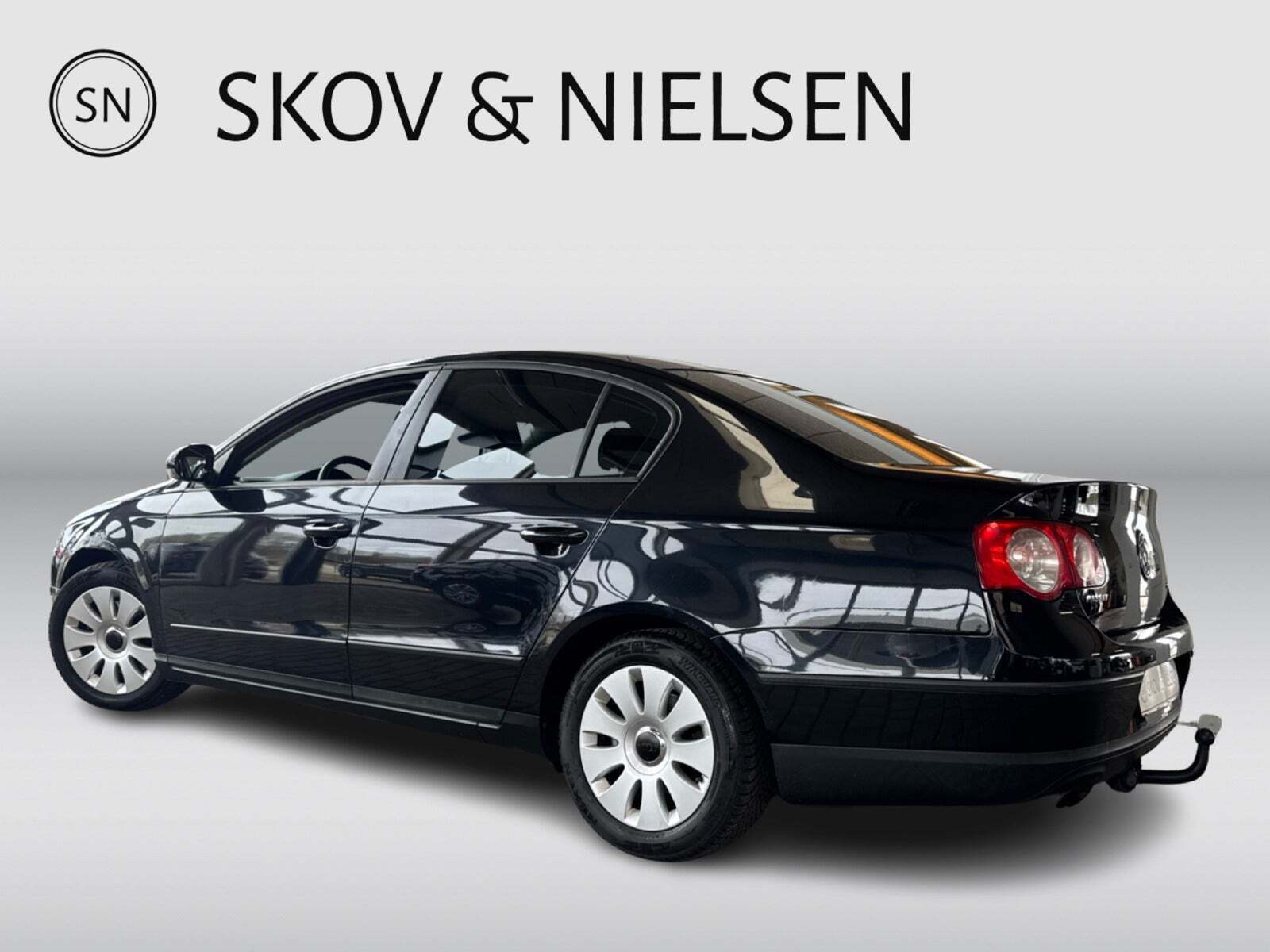 Sort VW Passat fra 2006